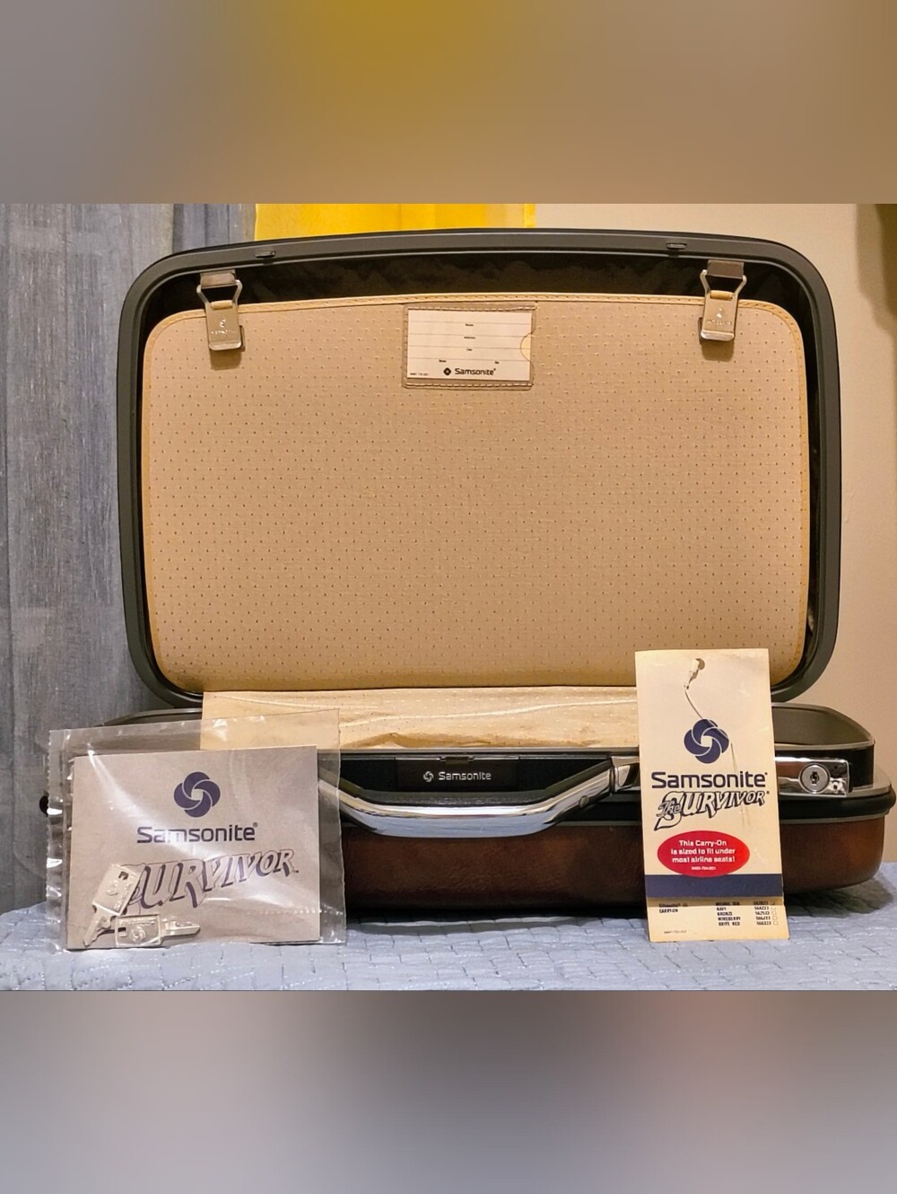 NOS 1982 Samsonite Suitcase with Original Tags & Keys Mojave Tan Hardshell